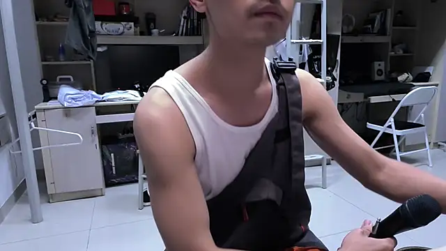 Snapshot of XTTX49 chatting on 10-04-25, 02:15 XTTX49 online show from 10-04-25, 02:15