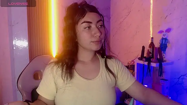 Snapshot of Sophia_tf chatting on 05-14-26, 04:08 Sophia tf online show from 05-14-26, 04:08