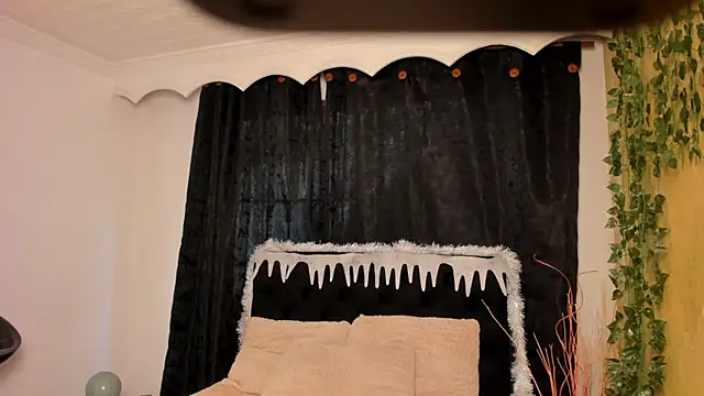 Tiffany Nm online show from 12-15-25, 01:48