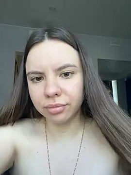 Snapshot of Chloe_loo chatting on 07-12-26, 11:34 Chloe loo online show from 07-12-26, 11:34