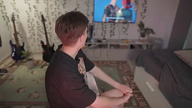 Snapshot of RusBradPitt chatting on 11-19-25, 12:05 RusBradPitt online show from 11-19-25, 12:05