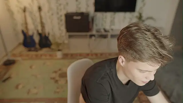 Snapshot of RusBradPitt chatting on 12-22-25, 02:14 RusBradPitt online show from 12-22-25, 02:14