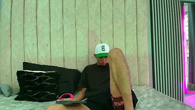 DustinandJordan online show from 09-12-25, 01:33