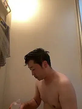 Snapshot of shin0689 chatting on 10-12-25, 10:42 shin0689 online show from 10-12-25, 10:42