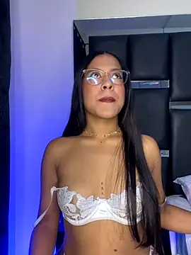 Kendra C online show from 10-23-25, 01:05