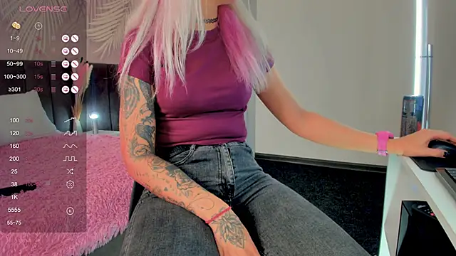 Kira Key online show from 09-16-25, 01:50