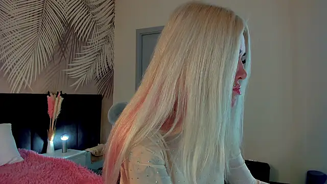 Kira Key online show from 09-24-25, 01:31