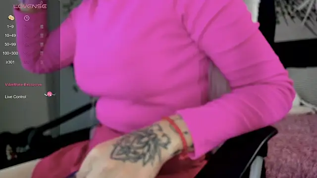 Kira Key online show from 12-02-25, 01:55