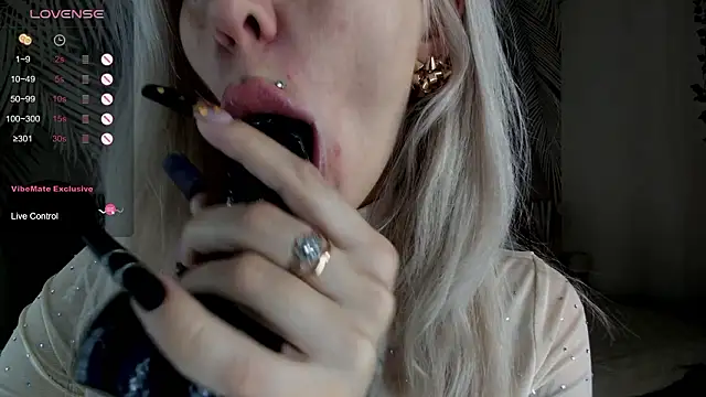 Kira Key online show from 03-10-26, 01:54