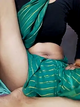 Snapshot of Hut_rotu_cute chatting on 05-01-26, 04:44 Hut rotu cute online show from 05-01-26, 04:44