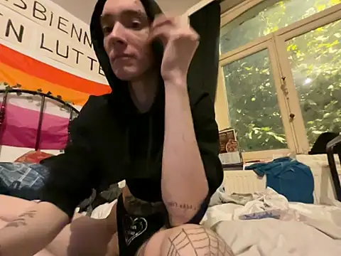 Snapshot of Styxlust chatting on 09-15-25, 06:41 Styxlust online show from 09-15-25, 06:41