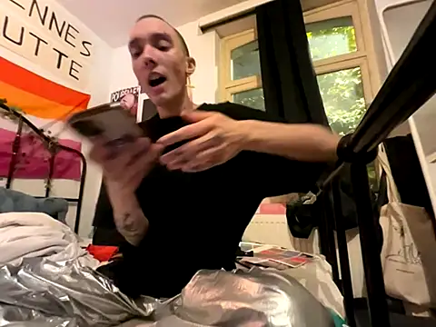 Snapshot of Styxlust chatting on 09-21-25, 07:26 Styxlust online show from 09-21-25, 07:26