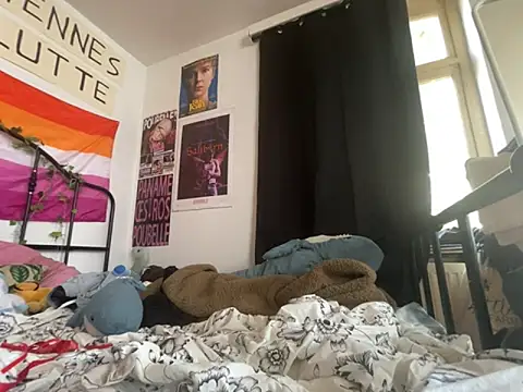 Snapshot of Styxlust chatting on 10-01-25, 02:01 Styxlust online show from 10-01-25, 02:01