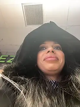 Bella Vixen  online show from 11-06-25, 08:10