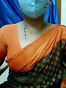 Snapshot of sushma26 chatting on 06-12-26, 05:56 sushma26 online show from 06-12-26, 05:56