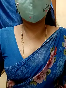Snapshot of sushma26 chatting on 06-15-26, 06:10 sushma26 online show from 06-15-26, 06:10
