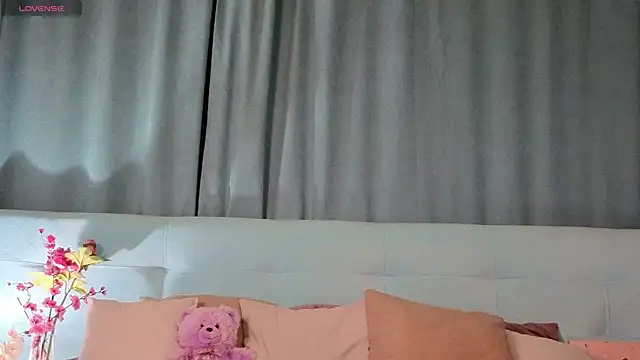 Aurora Bennet online show from 02-18-26, 11:11