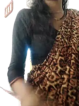 Snapshot of AnanyaKapoor89 chatting on 10-07-25, 07:27 AnanyaKapoor89 online show from 10-07-25, 07:27