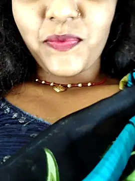 Snapshot of AnanyaKapoor89 chatting on 10-08-25, 07:50 AnanyaKapoor89 online show from 10-08-25, 07:50