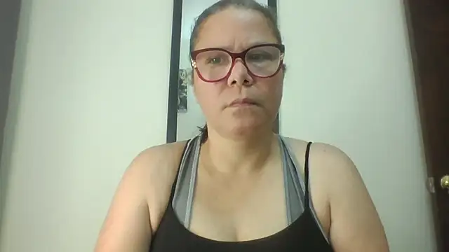 Snapshot of latinamaster chatting on 01-18-26, 11:25 latinamaster online show from 01-18-26, 11:25