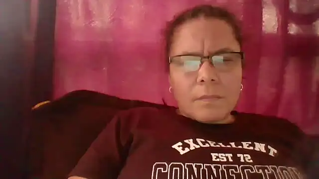 Snapshot of latinamaster chatting on 06-12-26, 03:11 latinamaster online show from 06-12-26, 03:11