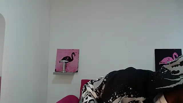 Snapshot of milykabombastik chatting on 09-26-25, 12:20 milykabombastik online show from 09-26-25, 12:20