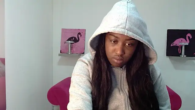 Snapshot of milykabombastik chatting on 09-29-25, 12:54 milykabombastik online show from 09-29-25, 12:54