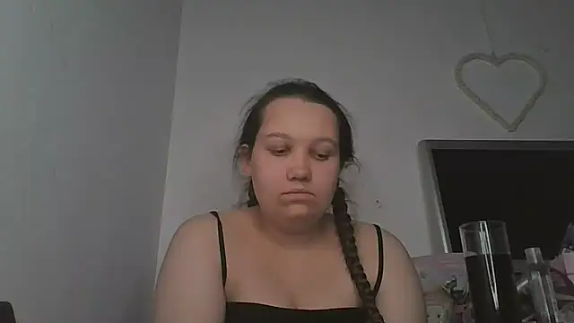 Snapshot of lu_official1 chatting on 11-23-25, 05:24 lu official1 online show from 11-23-25, 05:24