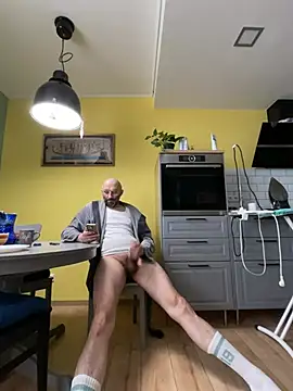 Snapshot of smint06 chatting on 03-25-26, 10:32 smint06 online show from 03-25-26, 10:32