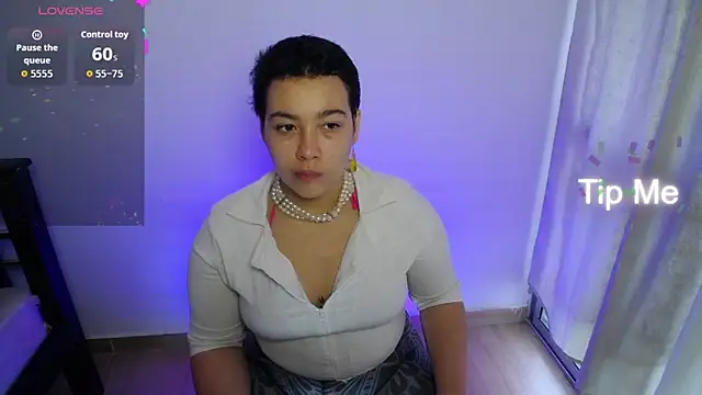 Snapshot of Cherry_vald chatting on 07-17-26, 01:29 Cherry vald online show from 07-17-26, 01:29