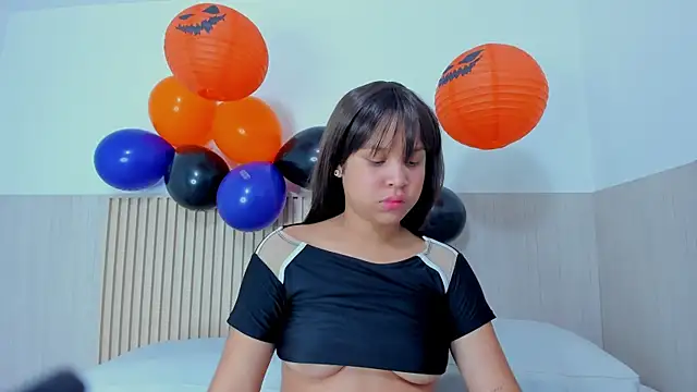 Snapshot of alena_brown_ chatting on 11-01-25, 01:29 alena brown online show from 11-01-25, 01:29