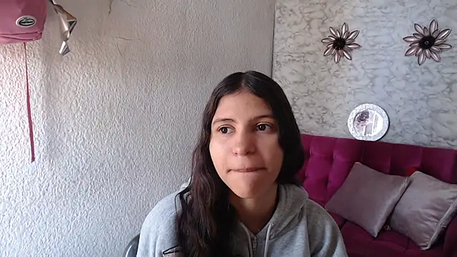 Snapshot of Evagirl69 chatting on 06-12-26, 12:26 Evagirl69 online show from 06-12-26, 12:26