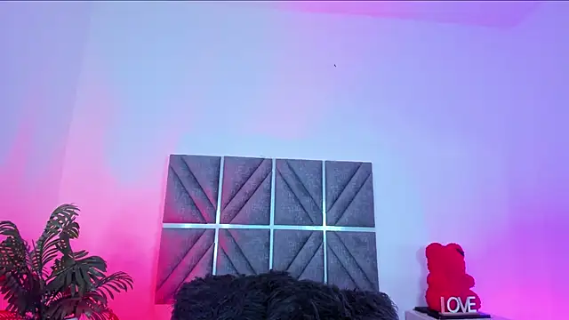 Snapshot of AlombraMorris chatting on 04-01-26, 01:41 AlombraMorris online show from 04-01-26, 01:41