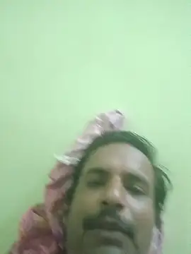 Snapshot of vardh033 chatting on 09-23-25, 05:27 vardh033 online show from 09-23-25, 05:27