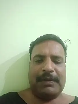 Snapshot of vardh033 chatting on 09-30-25, 05:29 vardh033 online show from 09-30-25, 05:29