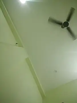 Snapshot of vardh033 chatting on 10-05-25, 08:23 vardh033 online show from 10-05-25, 08:23