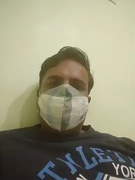 Snapshot of vardh033 chatting on 10-19-25, 03:23 vardh033 online show from 10-19-25, 03:23