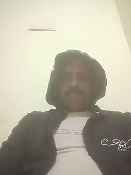 Snapshot of vardh033 chatting on 10-28-25, 06:50 vardh033 online show from 10-28-25, 06:50