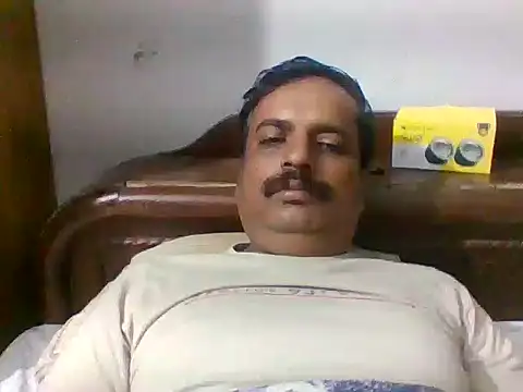 Snapshot of vardh033 chatting on 10-29-25, 02:14 vardh033 online show from 10-29-25, 02:14