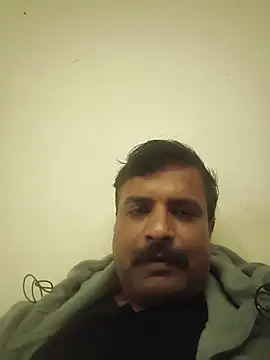 Snapshot of vardh033 chatting on 10-29-25, 02:41 vardh033 online show from 10-29-25, 02:41