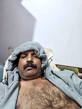 Snapshot of vardh033 chatting on 11-11-25, 03:39 vardh033 online show from 11-11-25, 03:39