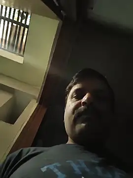 Snapshot of vardh033 chatting on 11-13-25, 08:02 vardh033 online show from 11-13-25, 08:02