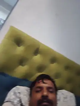 Snapshot of vardh033 chatting on 11-16-25, 03:12 vardh033 online show from 11-16-25, 03:12