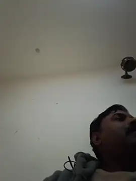 Snapshot of vardh033 chatting on 11-16-25, 03:39 vardh033 online show from 11-16-25, 03:39