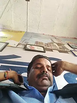 Snapshot of vardh033 chatting on 11-18-25, 08:41 vardh033 online show from 11-18-25, 08:41