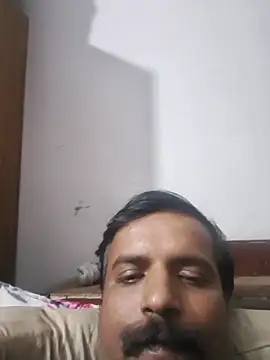 Snapshot of vardh033 chatting on 11-21-25, 06:17 vardh033 online show from 11-21-25, 06:17