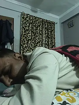 Snapshot of vardh033 chatting on 11-24-25, 05:45 vardh033 online show from 11-24-25, 05:45