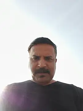 Snapshot of vardh033 chatting on 12-14-25, 05:46 vardh033 online show from 12-14-25, 05:46