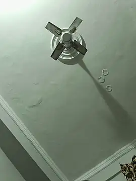 Snapshot of vardh033 chatting on 12-16-25, 03:55 vardh033 online show from 12-16-25, 03:55