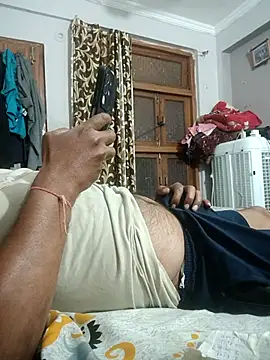 vardh033 online show from 04-14-26, 04:18